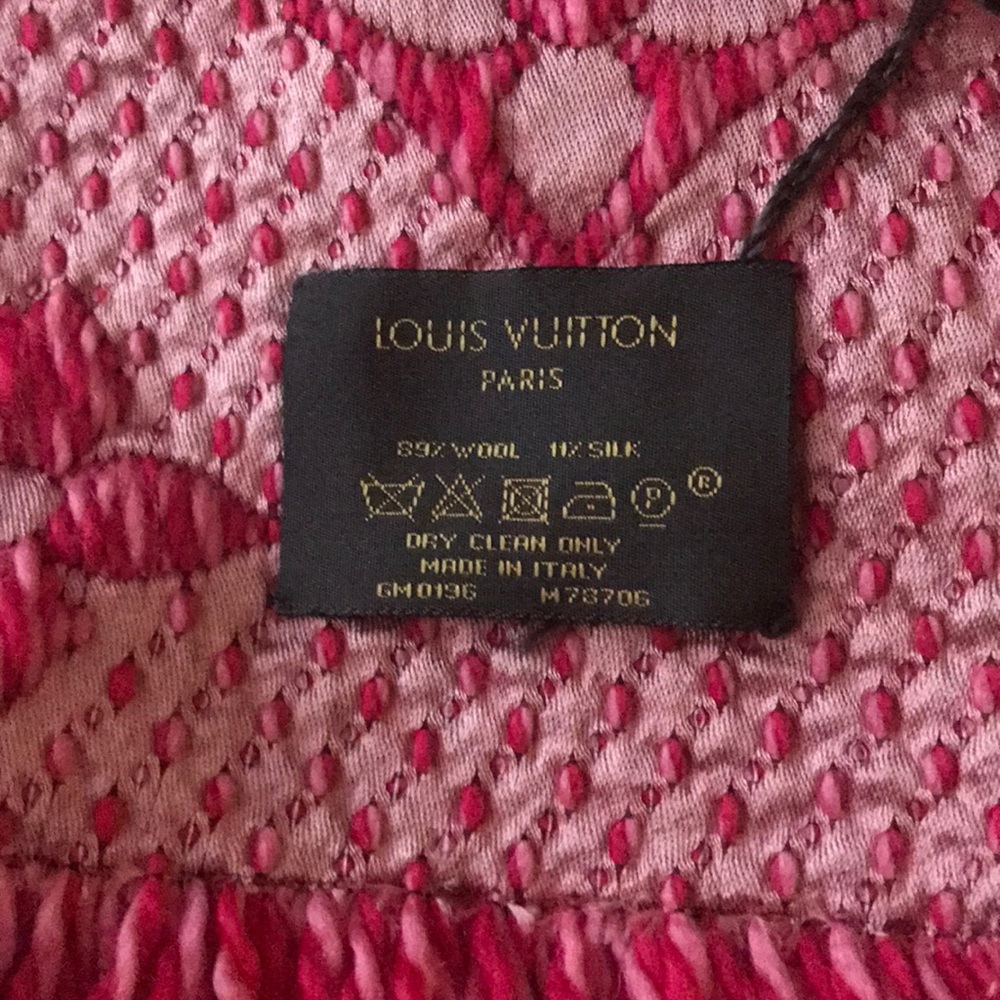 Never been used Louis Vuitton scarf - Picture 4 of 5